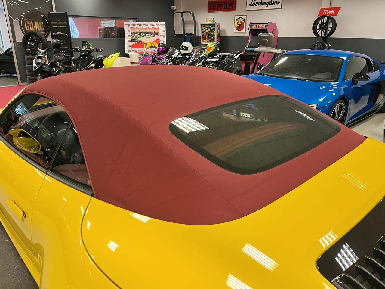 Porsche 911 Carrera 4 GTS Cabriolet