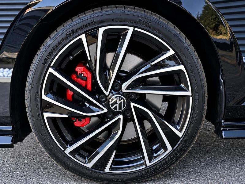 Volkswagen Golf GTI VIII 2.0 TSI GTI DSG 245 CV