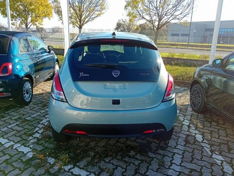 Lancia Ypsilon 1.0 FireFly 5 porte S&S Hybryd Gold