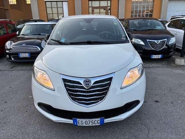 Lancia Ypsilon Ypsilon 1.2 8v Silver 69cv-ok neopatentati-