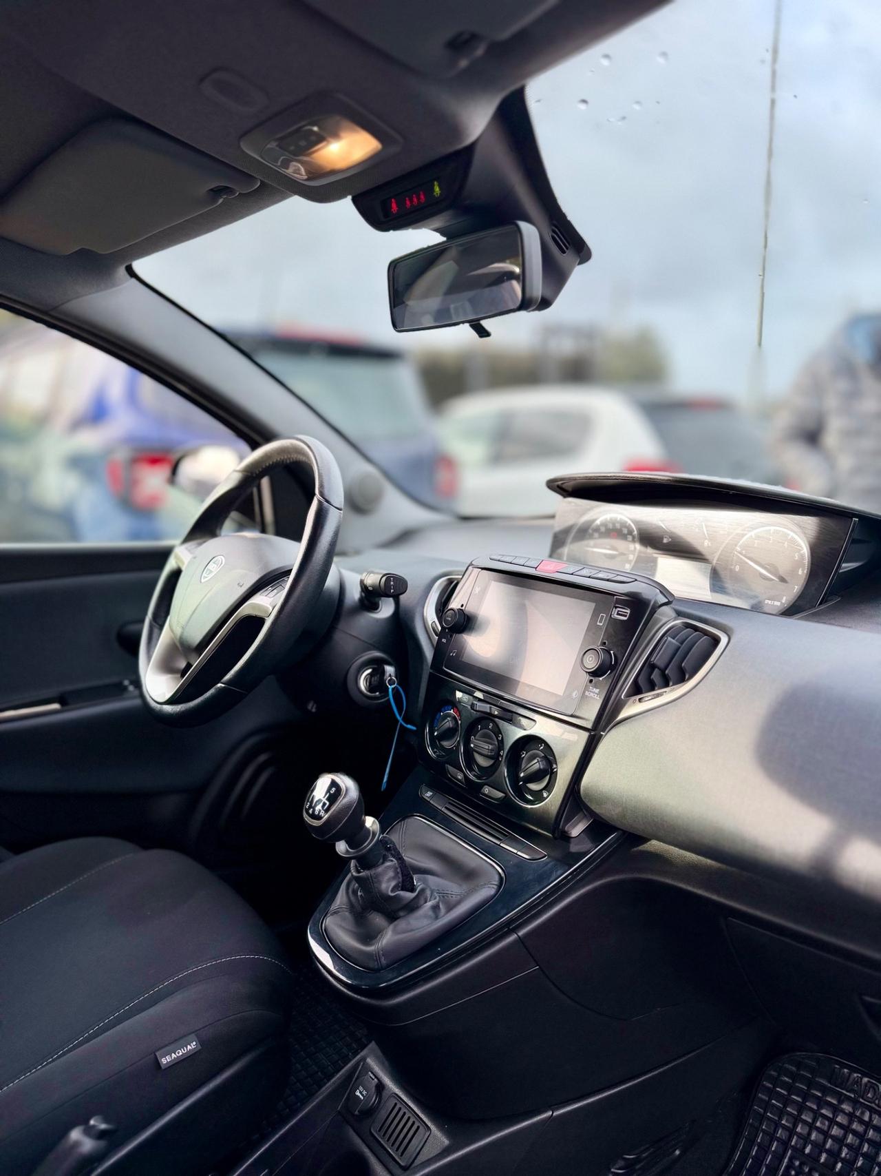 Lancia Ypsilon 1.0 FireFly 5 porte Hybrid Alberta Ferretti