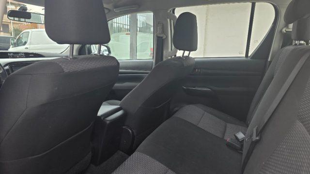 TOYOTA Hilux 2.4 D-4D 4WD 4 porte Double Cab Comfort