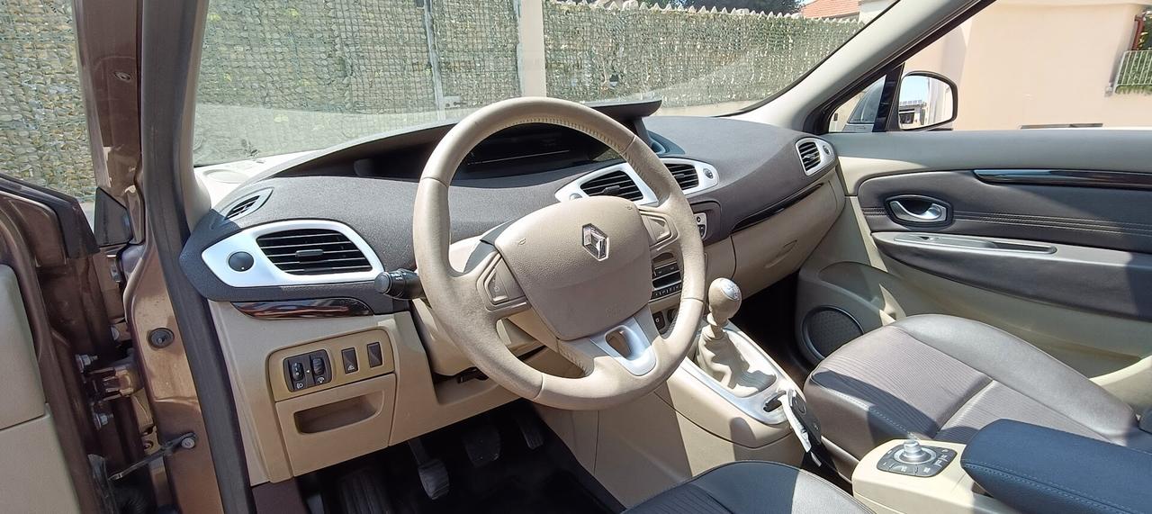 Renault Scenic Scénic 1.4 TCe Luxe 7 POSTI BENZINA 158 MILA KM!!!