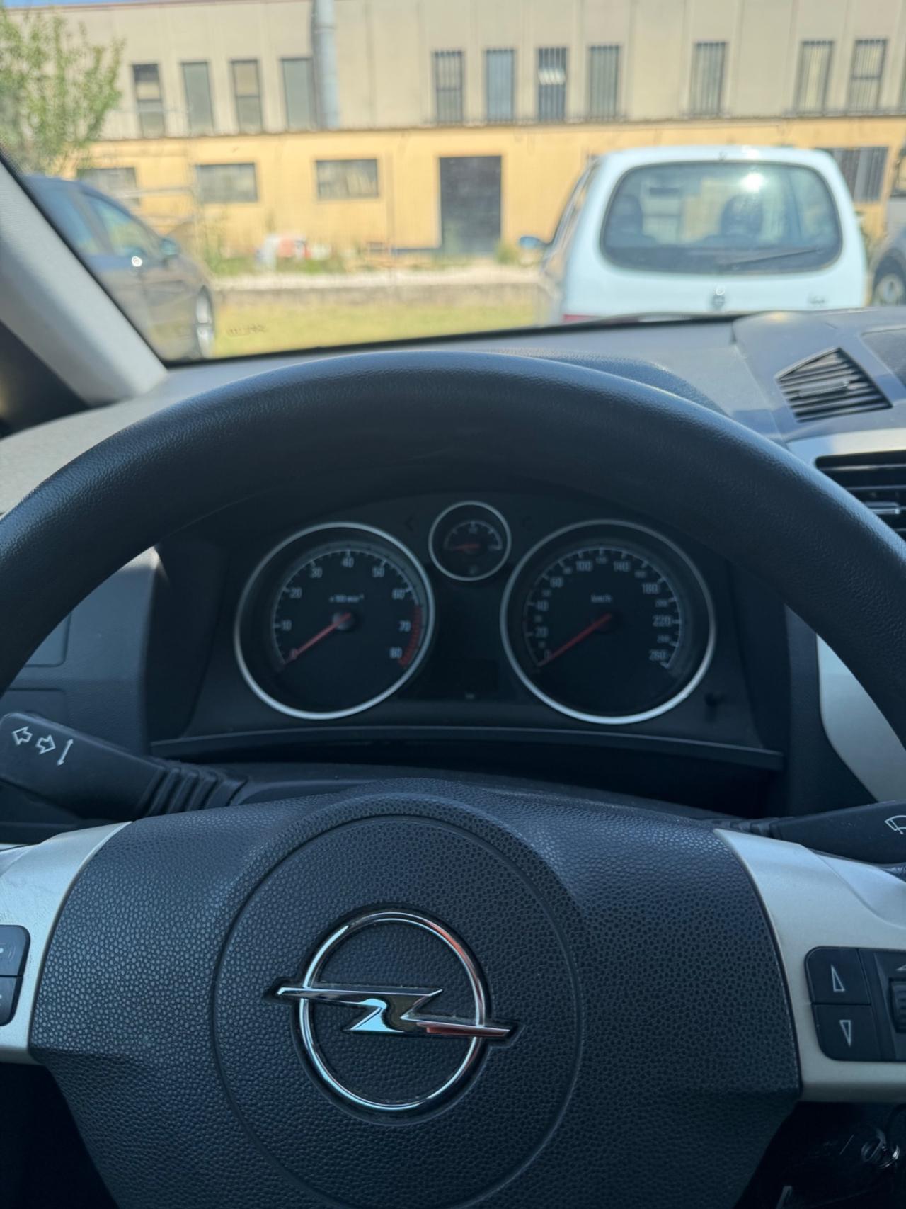 Opel Zafira 1.6 16V VVT Cosmo