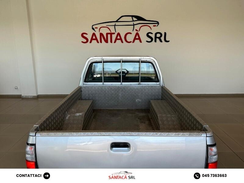 NISSAN PICK UP 4X4