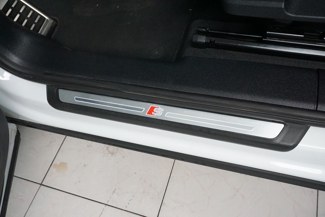 Audi Q3 SPB 45 TFSI E-Tron S tronic line Identity Black