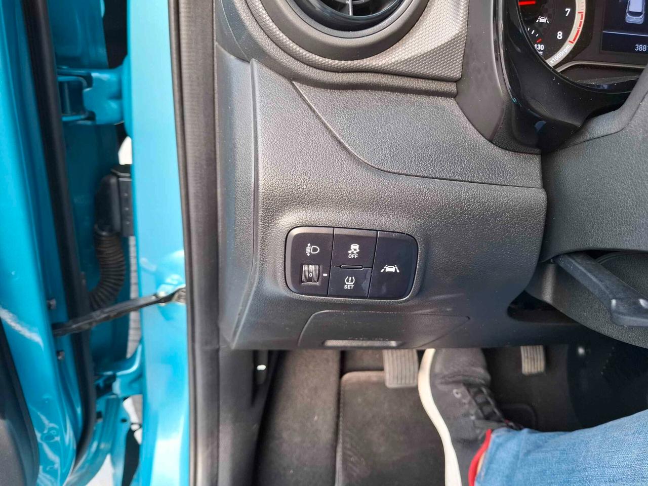 Hyundai i10 1.0 BENZINA - 2022 BICOLORE