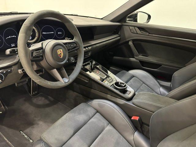 PORSCHE 992 Carrera 911 4 GTS Cabriolet