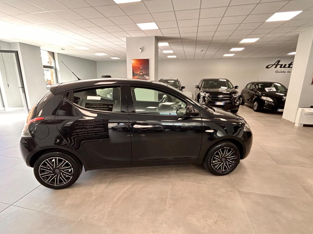 Lancia Ypsilon 1.2 benzina 69cv 2019 km 38000