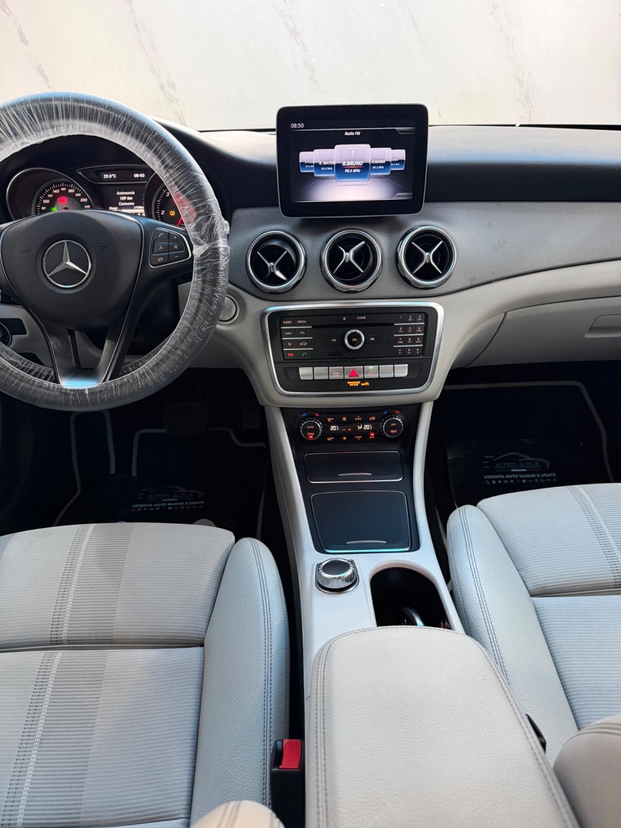 Mercedes-benz GLA 200 d Automatic Premium
