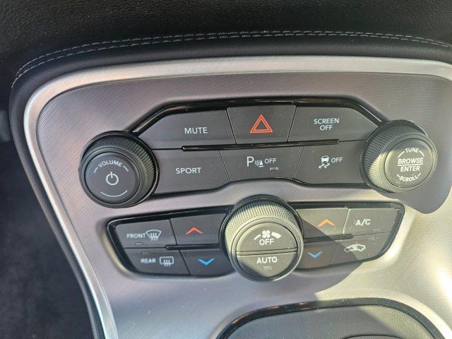 DODGE Challenger 3.6L V6 AT8 SXT AWD Blacktop