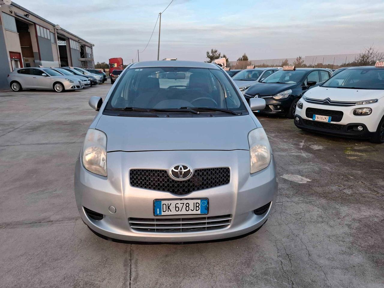 TOYOTA YARIS 1.0 BENZINA 5 PORTE - 2007