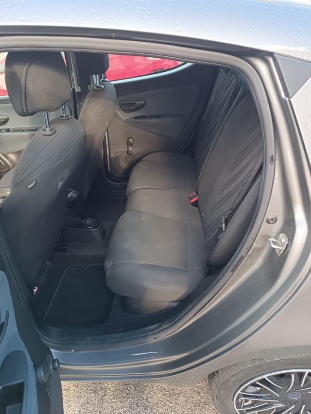 LANCIA Ypsilon 1.0 FireFly 5 porte S&S Hybrid Silver