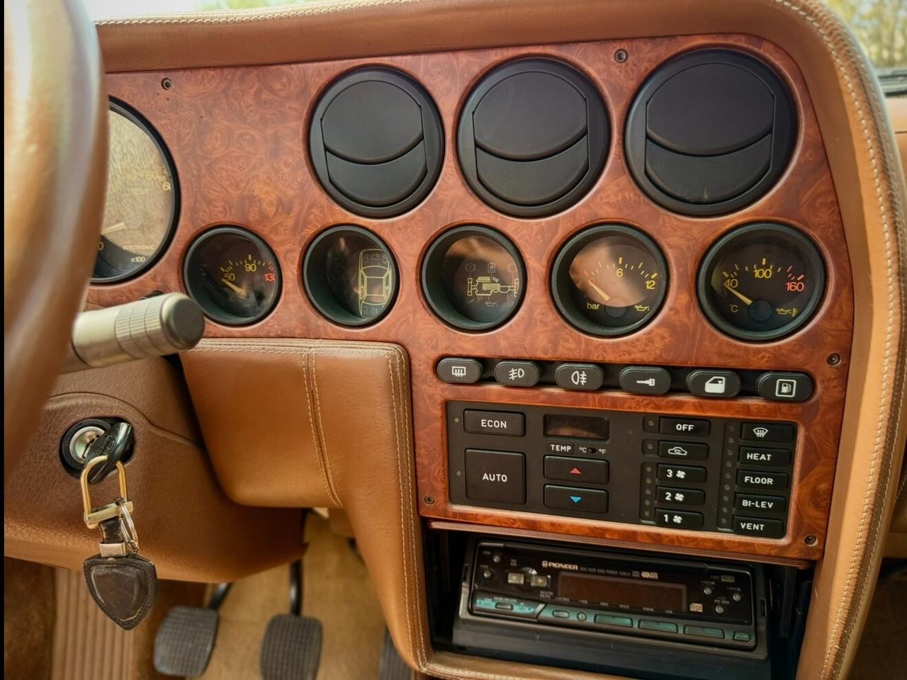 Lancia Thema Ferrari 8:32 V8