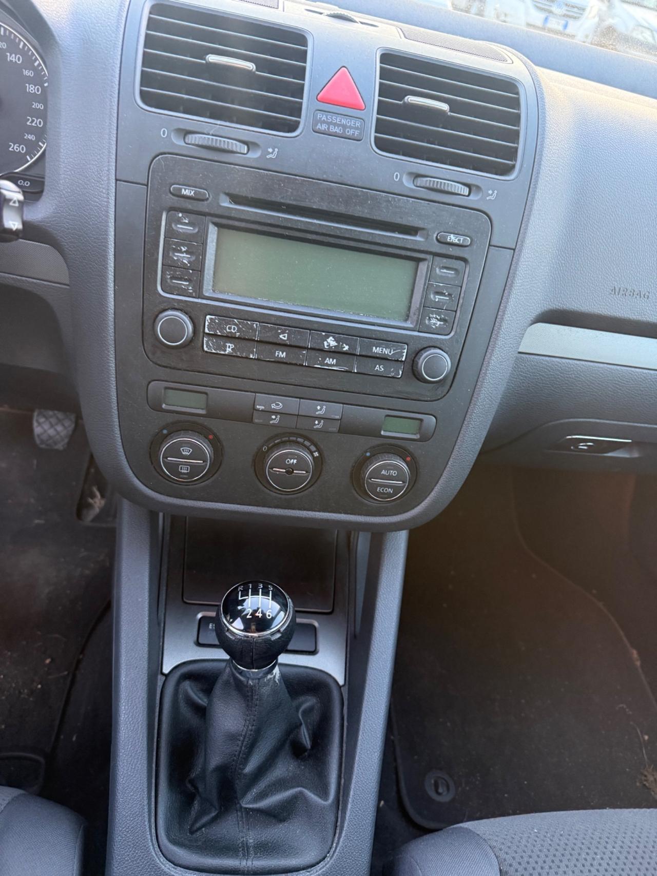 Volkswagen Golf 1.6 16V FSI 5p. Sportline