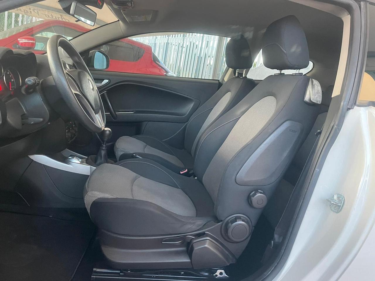 Alfa Romeo MiTo 1.4 78 CV Distinctive Sport Pack