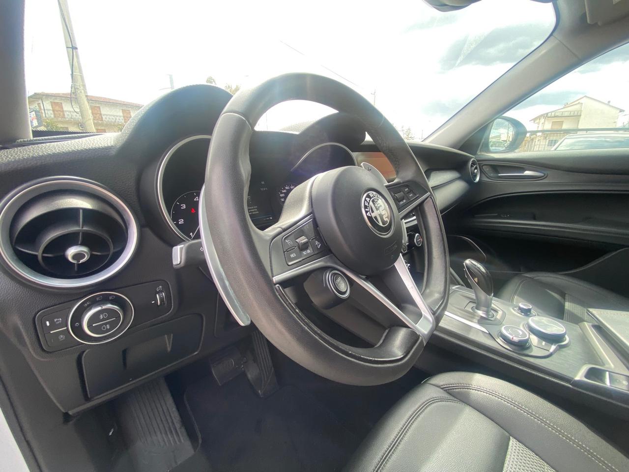 Alfa Romeo Stelvio 2.2 Turbodiesel 180 CV AT8 RWD Super