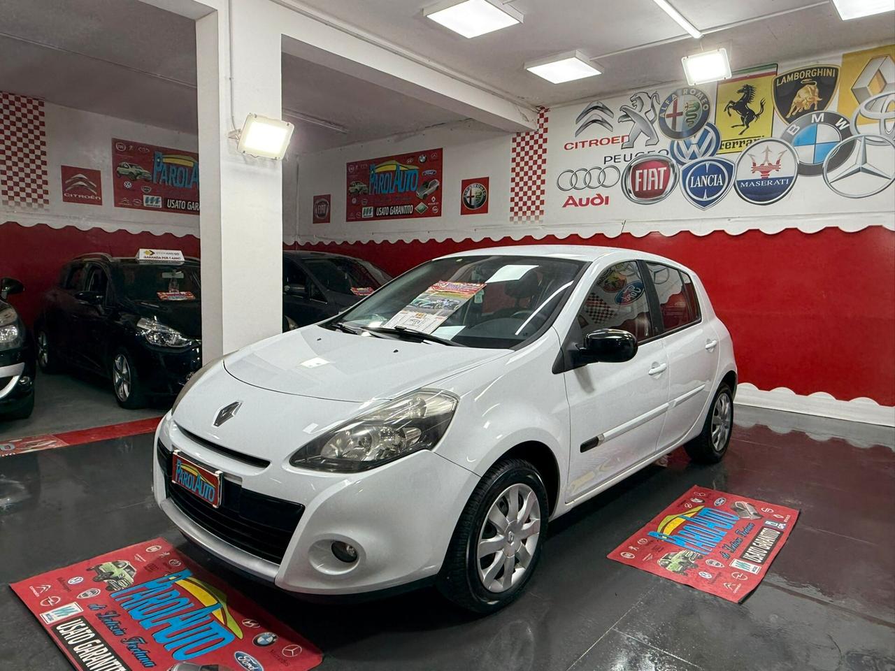Renault Clio 1.2 16V 75cv Luxe - 2011