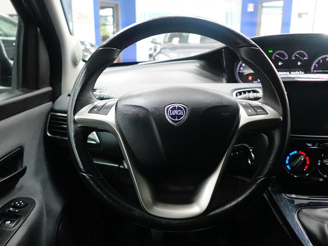 Lancia Ypsilon III 1.0 FIREFLY HYBRID 70 CV GOLD