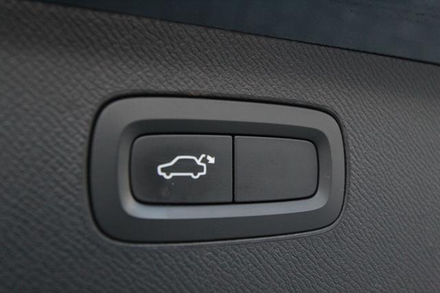 VOLVO XC90 B5 (d) AWD Pezzo Netto 7 posti Business Plus