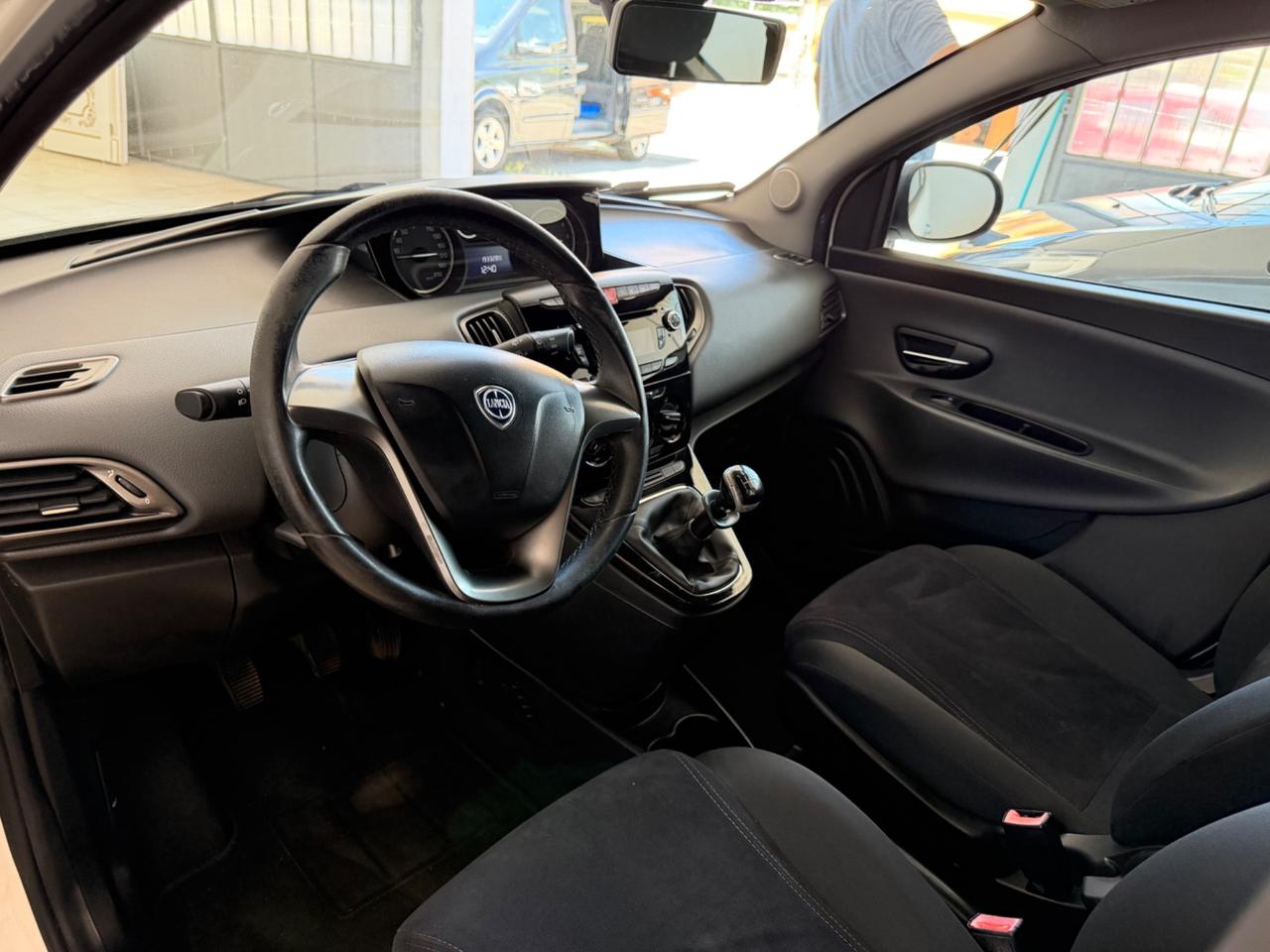Lancia Ypsilon 1.2 69 CV 5 porte GPL Ecochic Platinum
