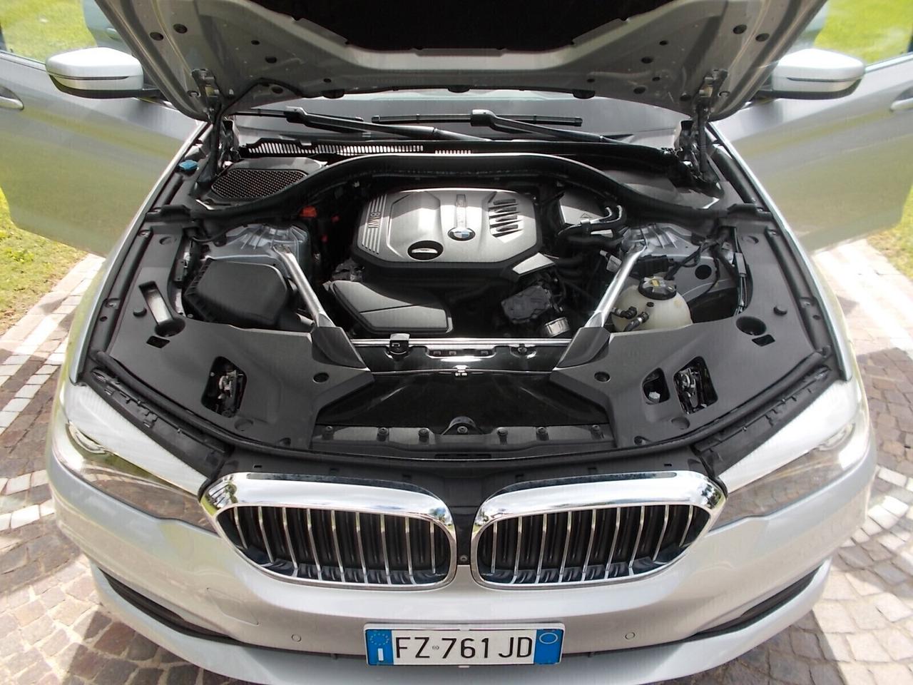 Bmw 518d Touring 150cv Aut. *FULL OPT.* da VETRINA