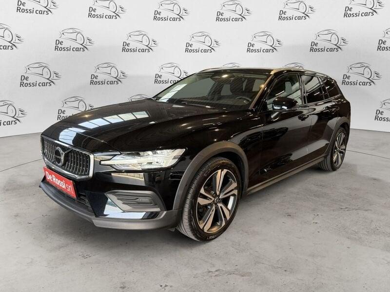 Volvo V60 Cross Country B4 (d) AWD automatico Plus