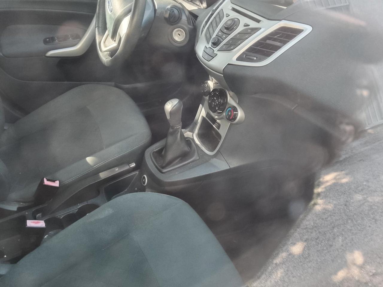 Ford Fiesta 16v