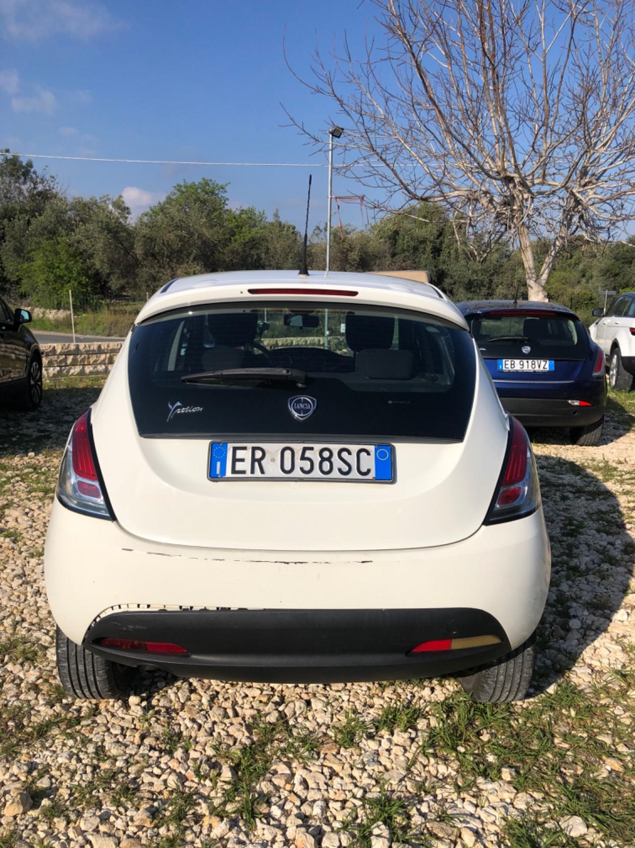 Lancia Ypsilon 0.9 TwinAir 85 CV 5 porte Metano Ecochic Gold