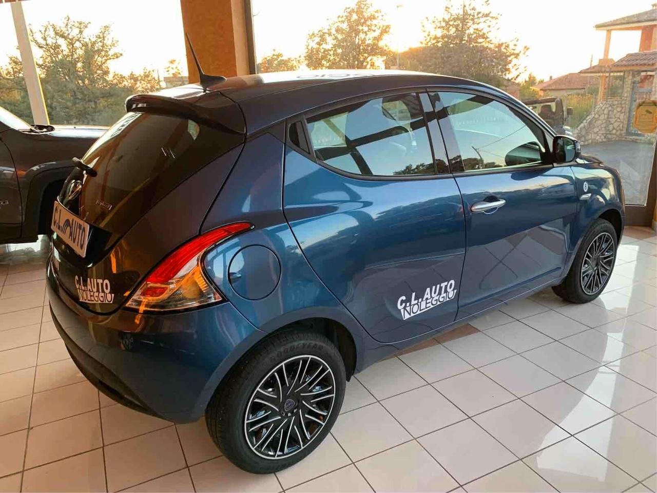 Lancia Ypsilon 1.0 Hybrid