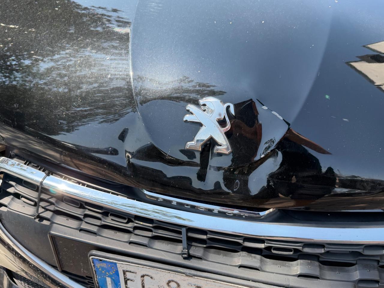 Peugeot 208 1.4 HDi 68 CV 5 porte Allure