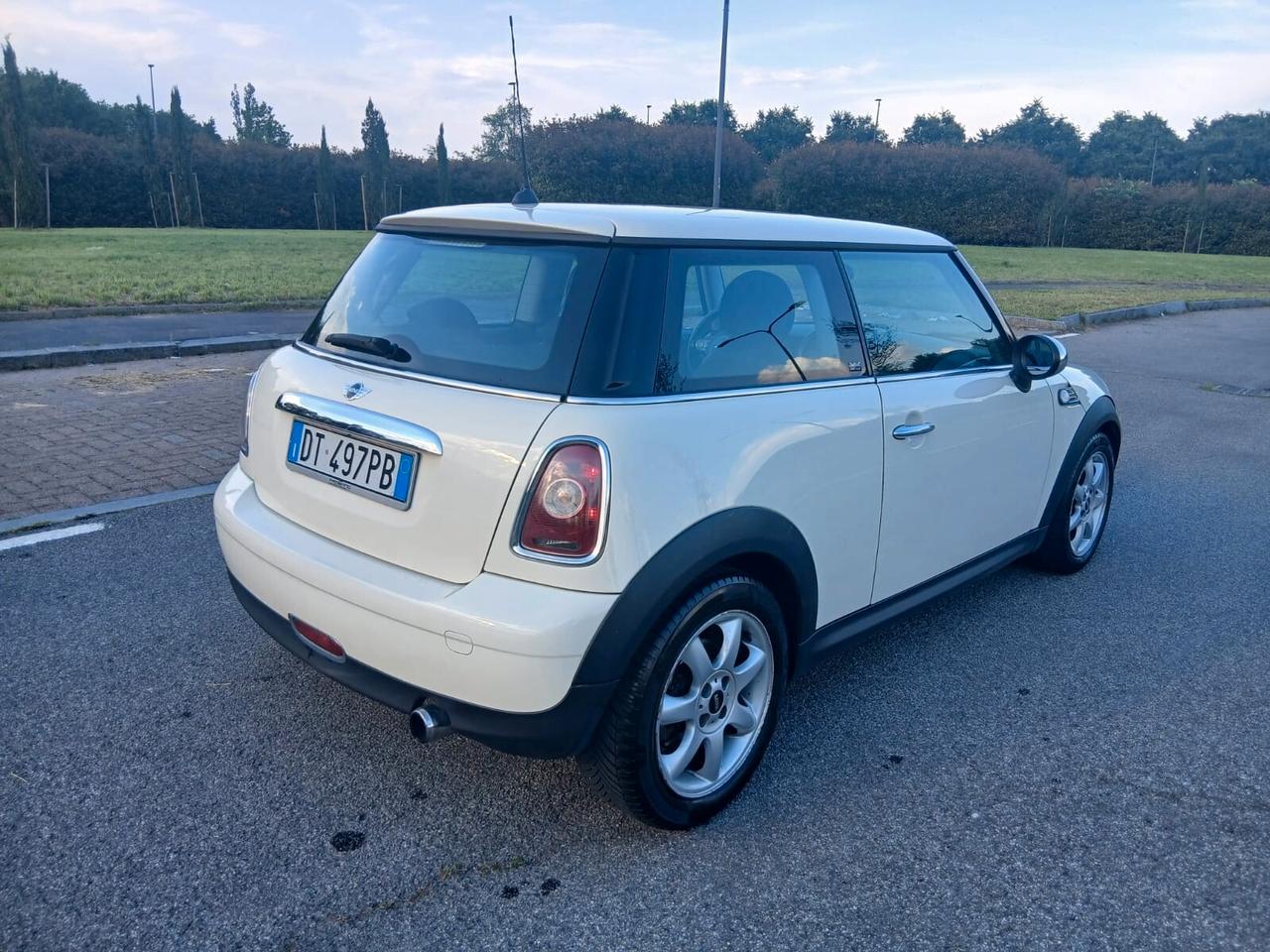 Mini 1.4 16V One Chili