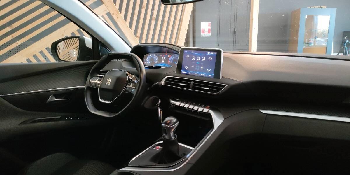 Peugeot 3008 1.6 bluehdi Business s&s 120cv