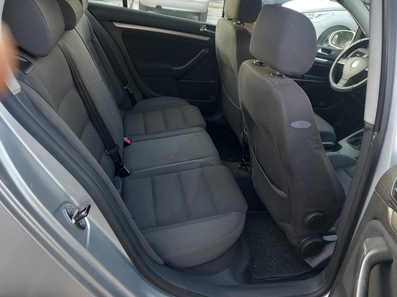 Volkswagen Golf 1.9 TDI 5p. Sportline