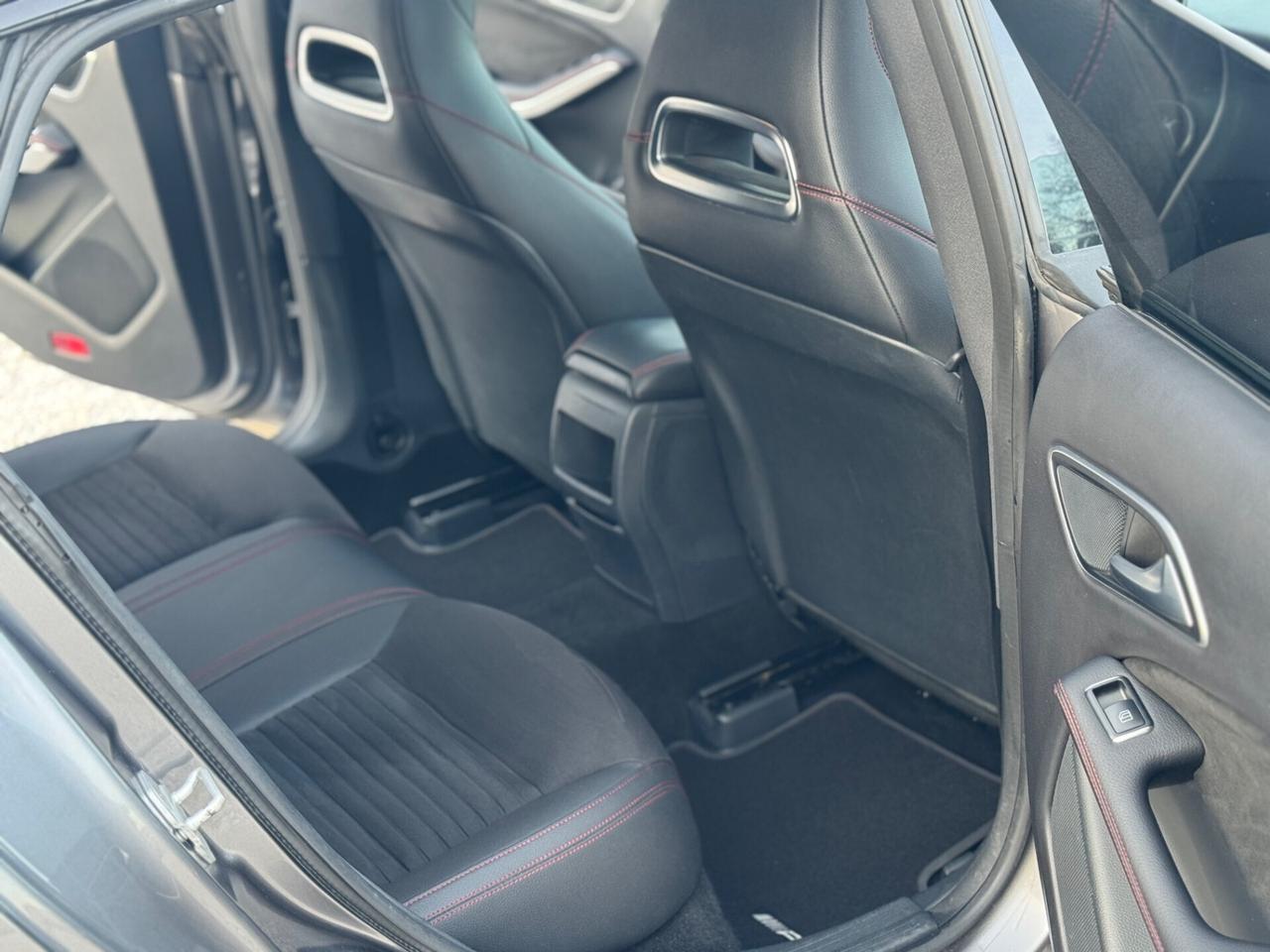 Mercedes-benz CLA 200 Automatico AMG line !