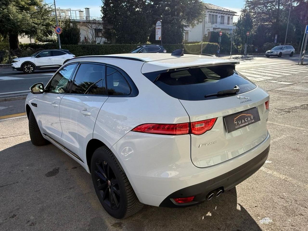 Jaguar F-Pace 180 cv #8582