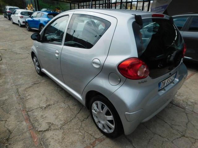 Toyota Aygo 1.0 12V VVT-i 5 porte Sol