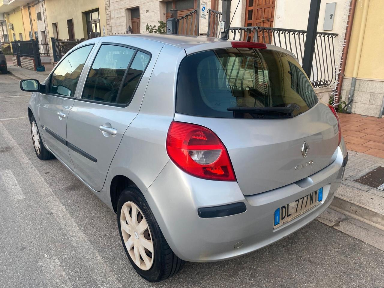 RENAULT CLIO 2008 1.5 DIESEL