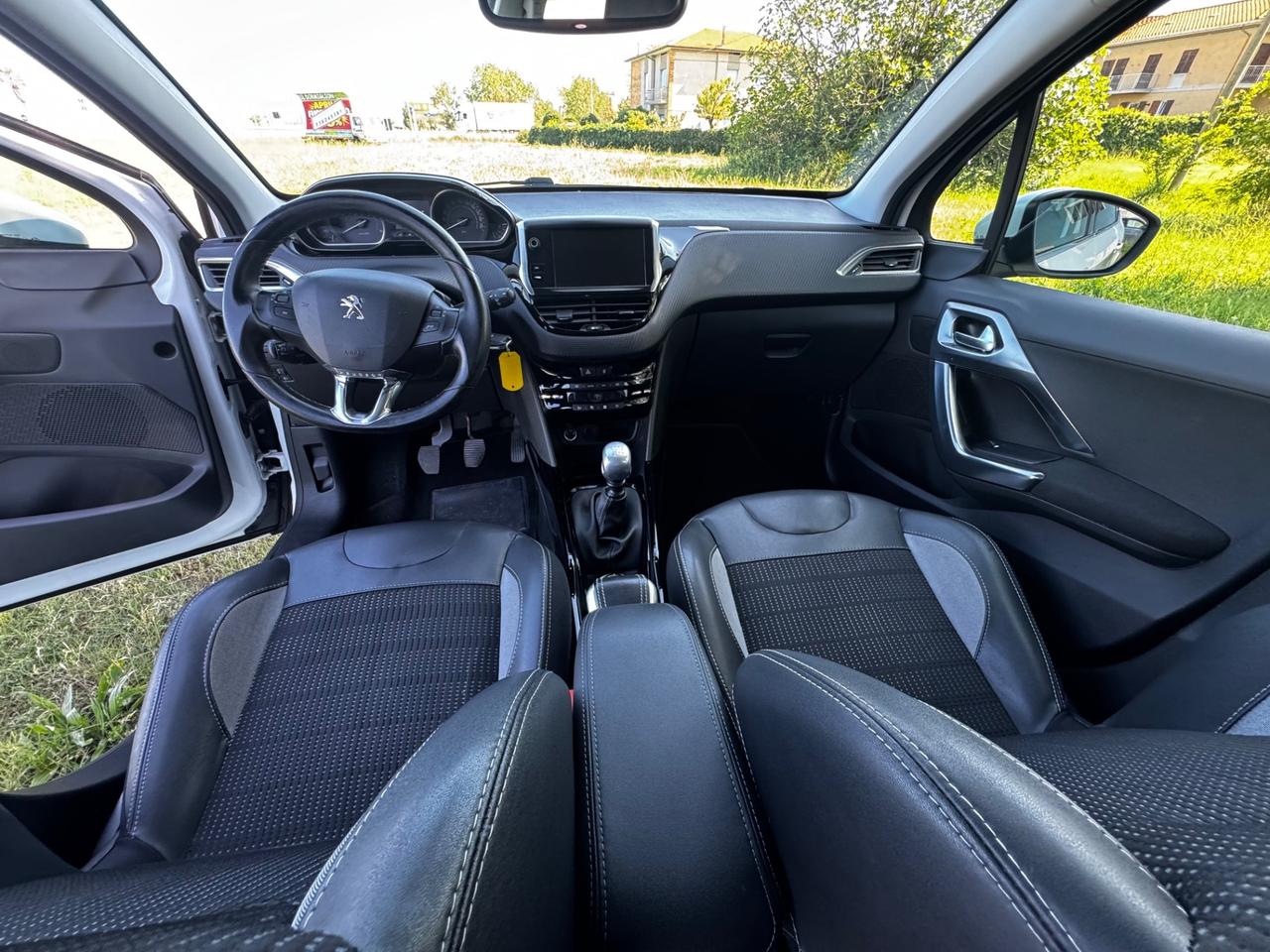 Peugeot 2008 BlueHDi 120 S&S Allure Neo P ok