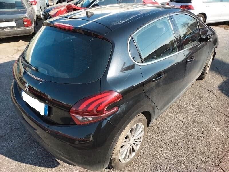 Peugeot 208 PureTech 82 5 porte Allure
