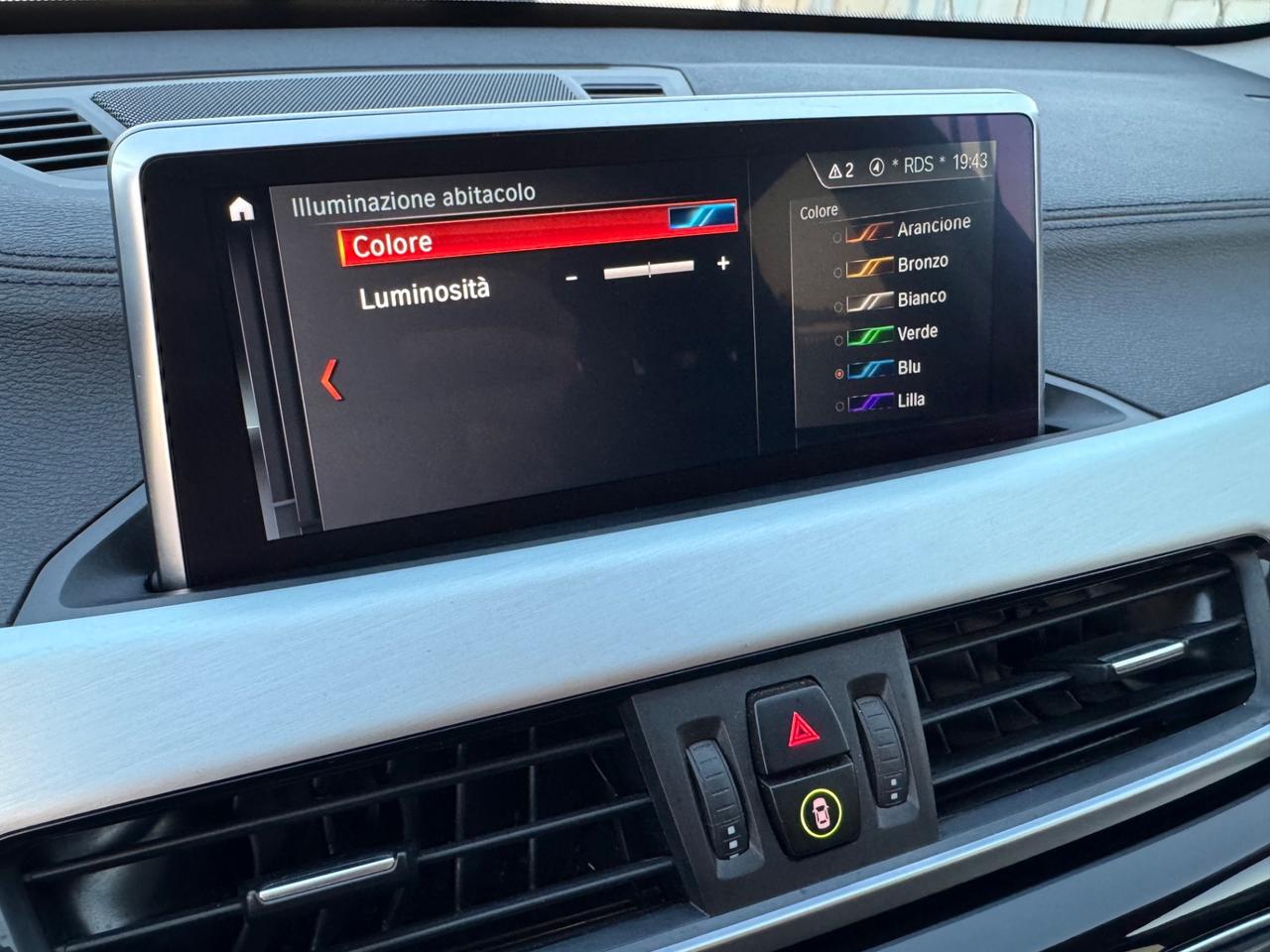 BMW X1 18d XDrive XLine - Tetto Led 18