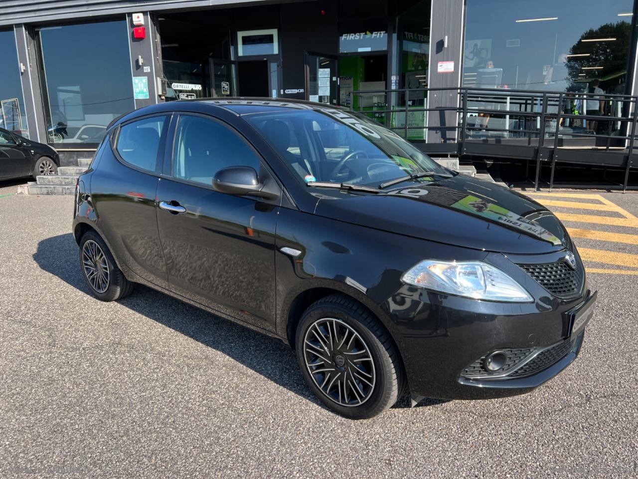 LANCIA Ypsilon 1.2 69 CV 5p. S&S Gold NEOPATENTATI