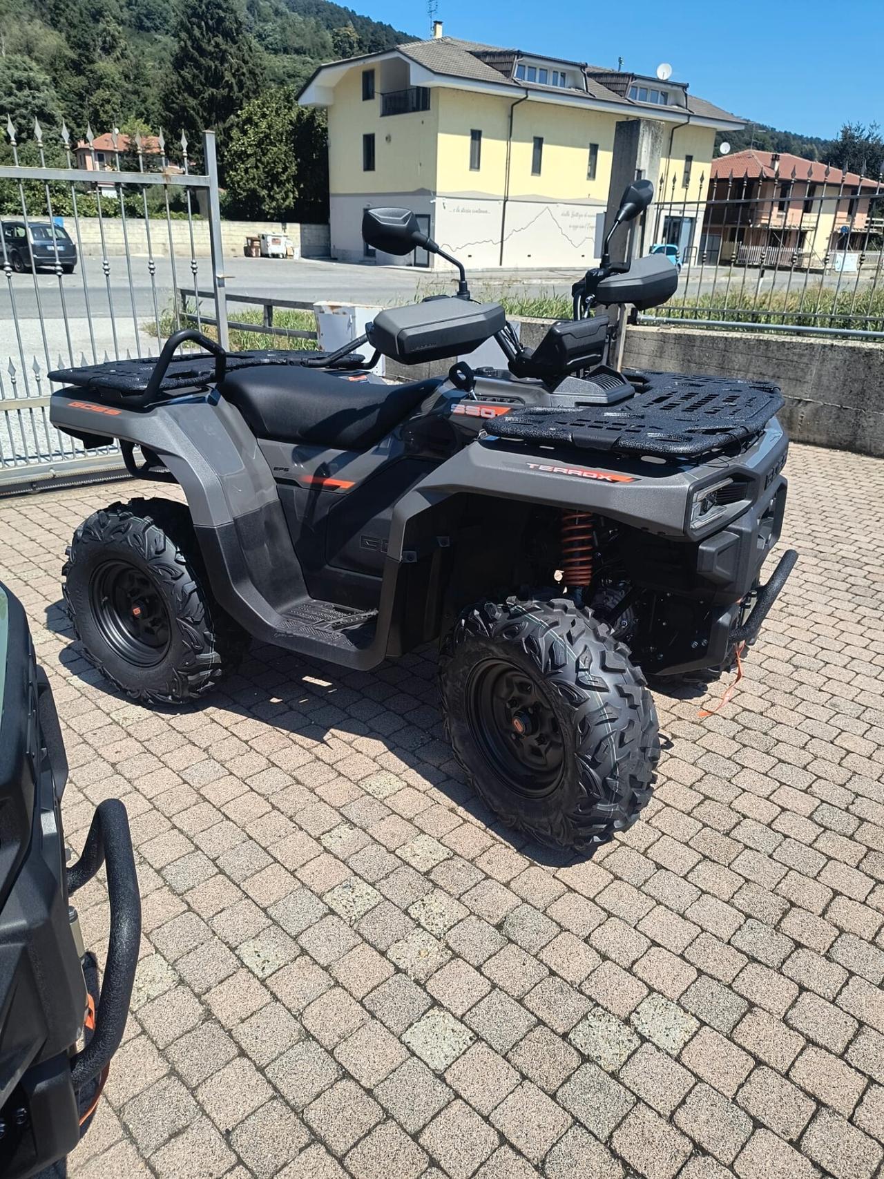 QUAD GOES TERROX 550 S EPS agricolo passo corto