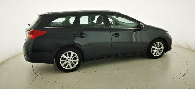 TOYOTA Auris Touring Sports 1.4 D-4D Lounge