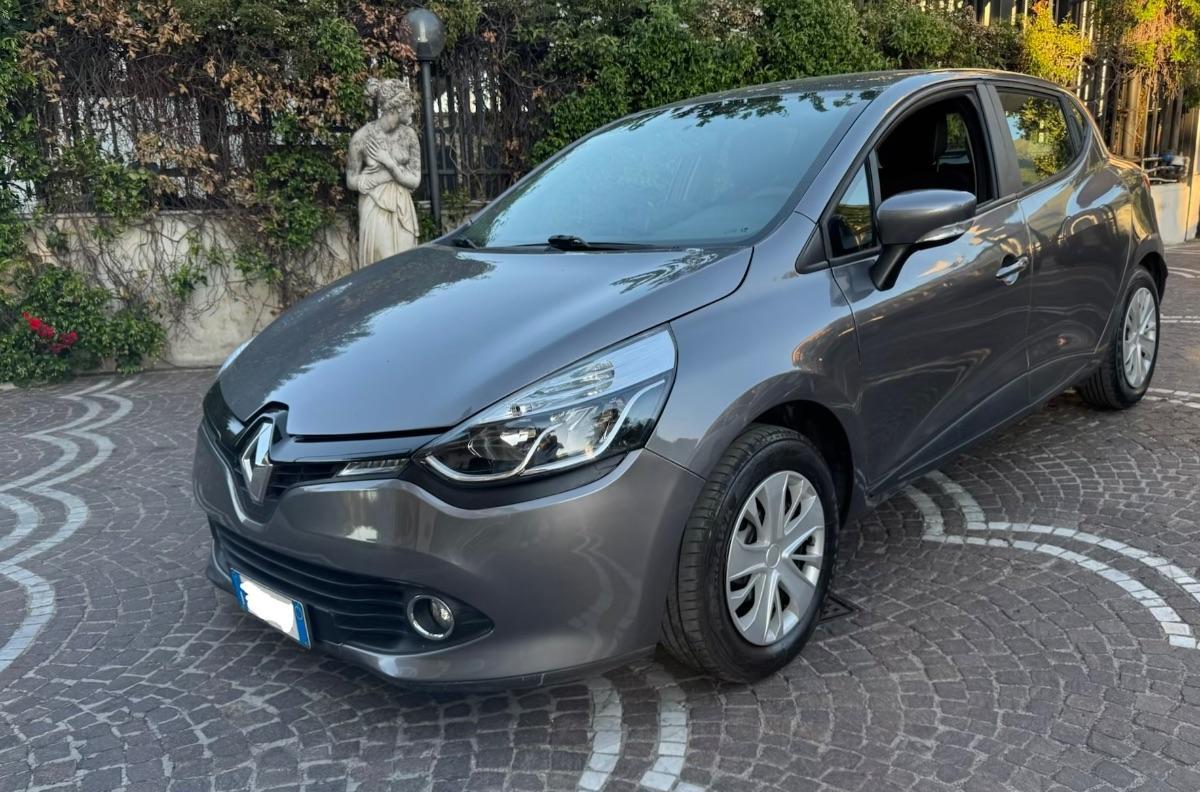 RENAULT Clio 1.2 75 CV 5p. Intens