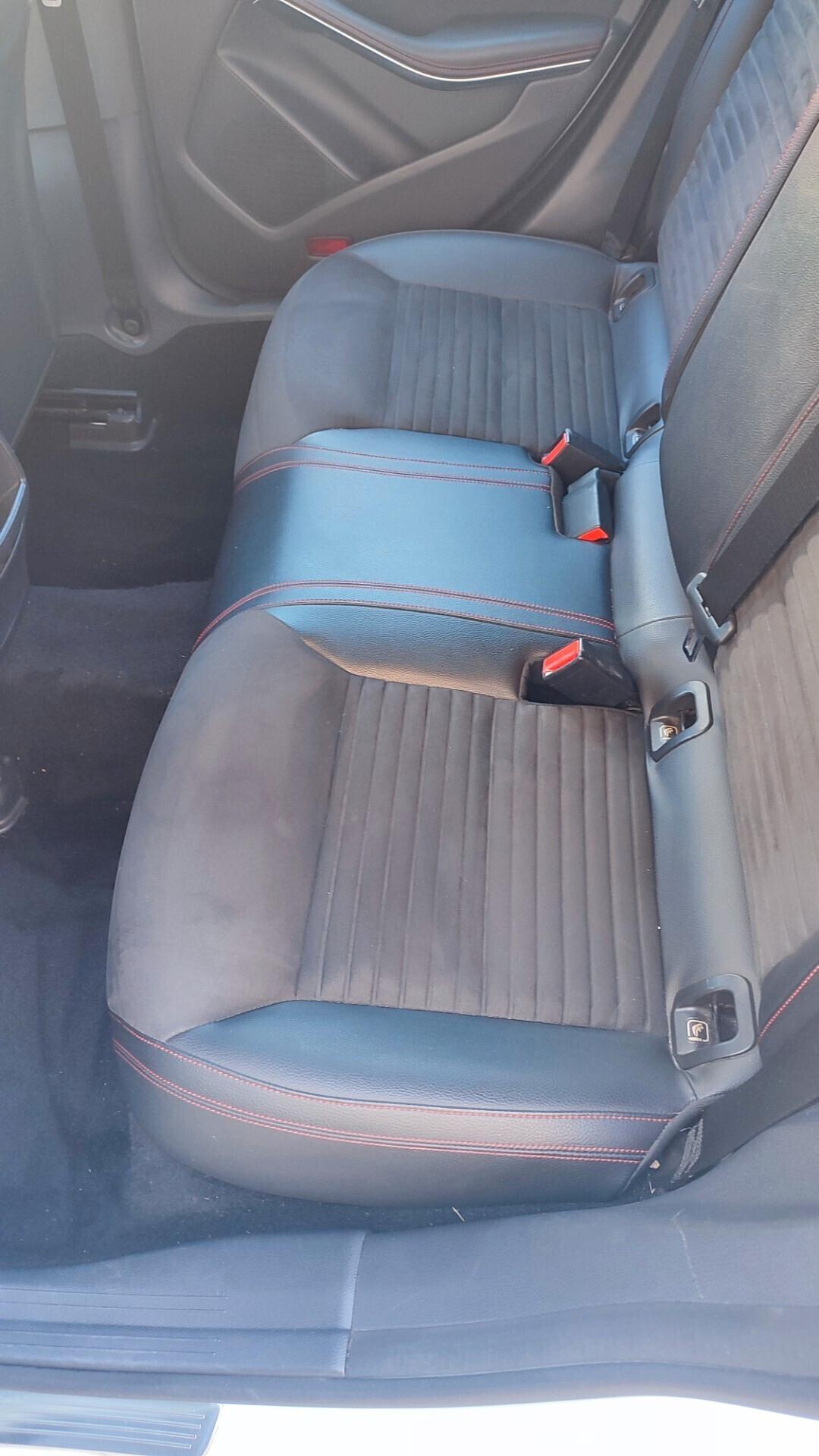 MERCEDES CLA 200 PREMIUM