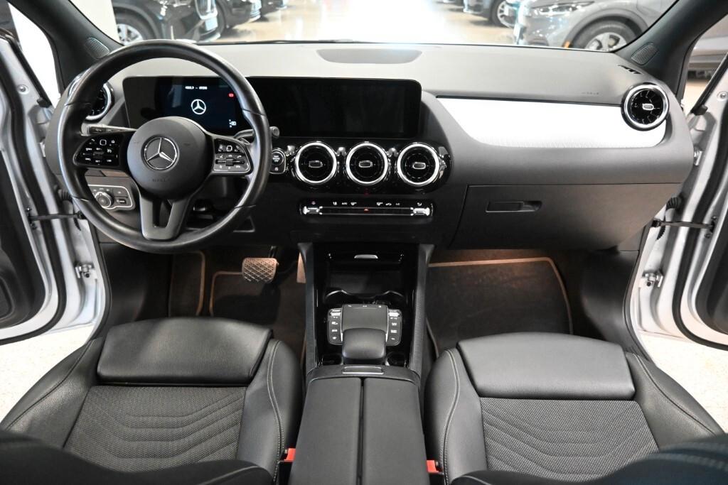 Mercedes-benz B 180 180D 115CV AUTOM. BUSINESS EXTRA ( MIRROR - PDC NAVI CRUISE FARI LED TERLECAMERA POST. )