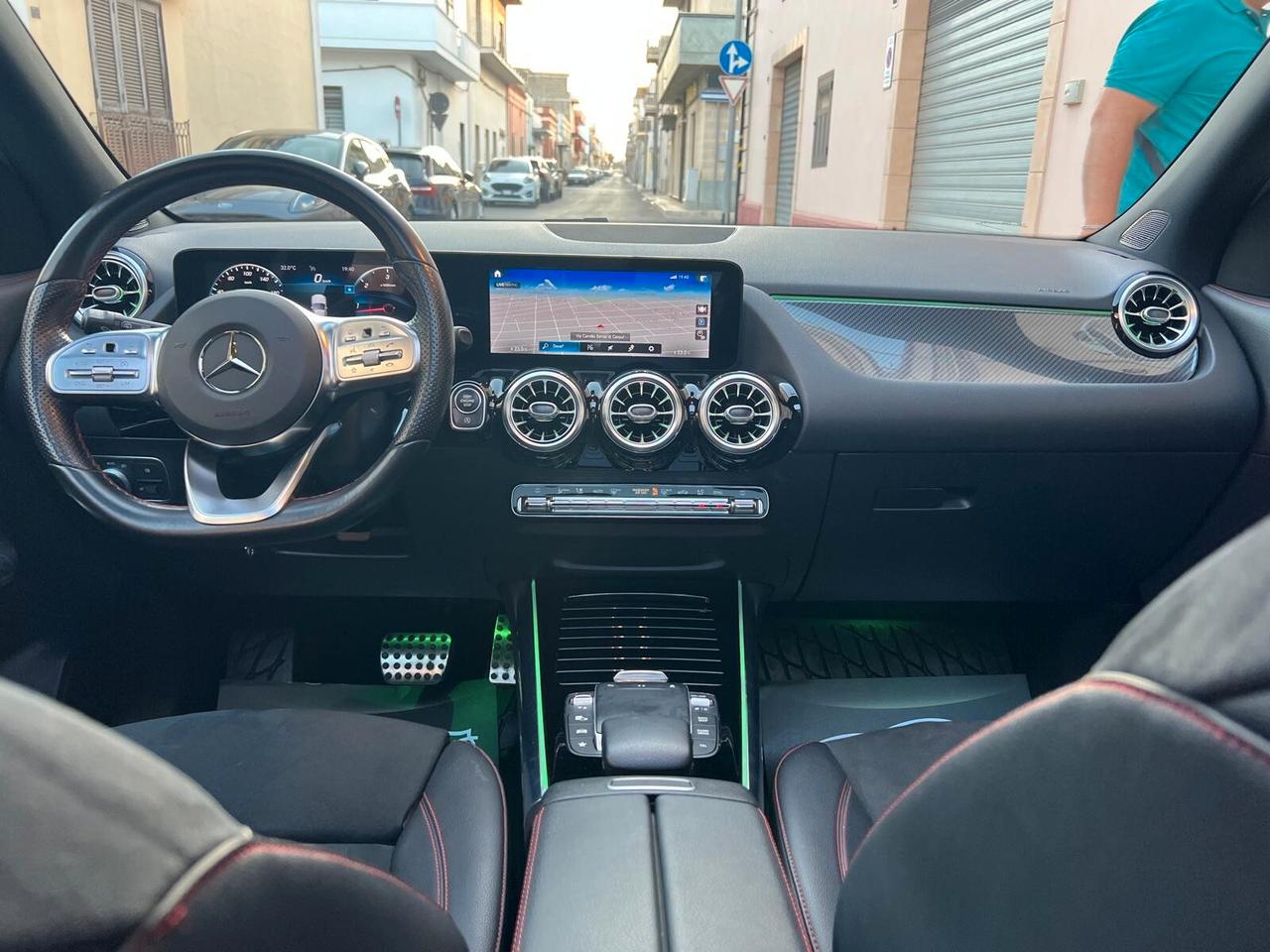 MERCEDES-BENZ GLA 200D PREMIUM 2.0 150CV TETTO NAVI CAM ANNO 2022