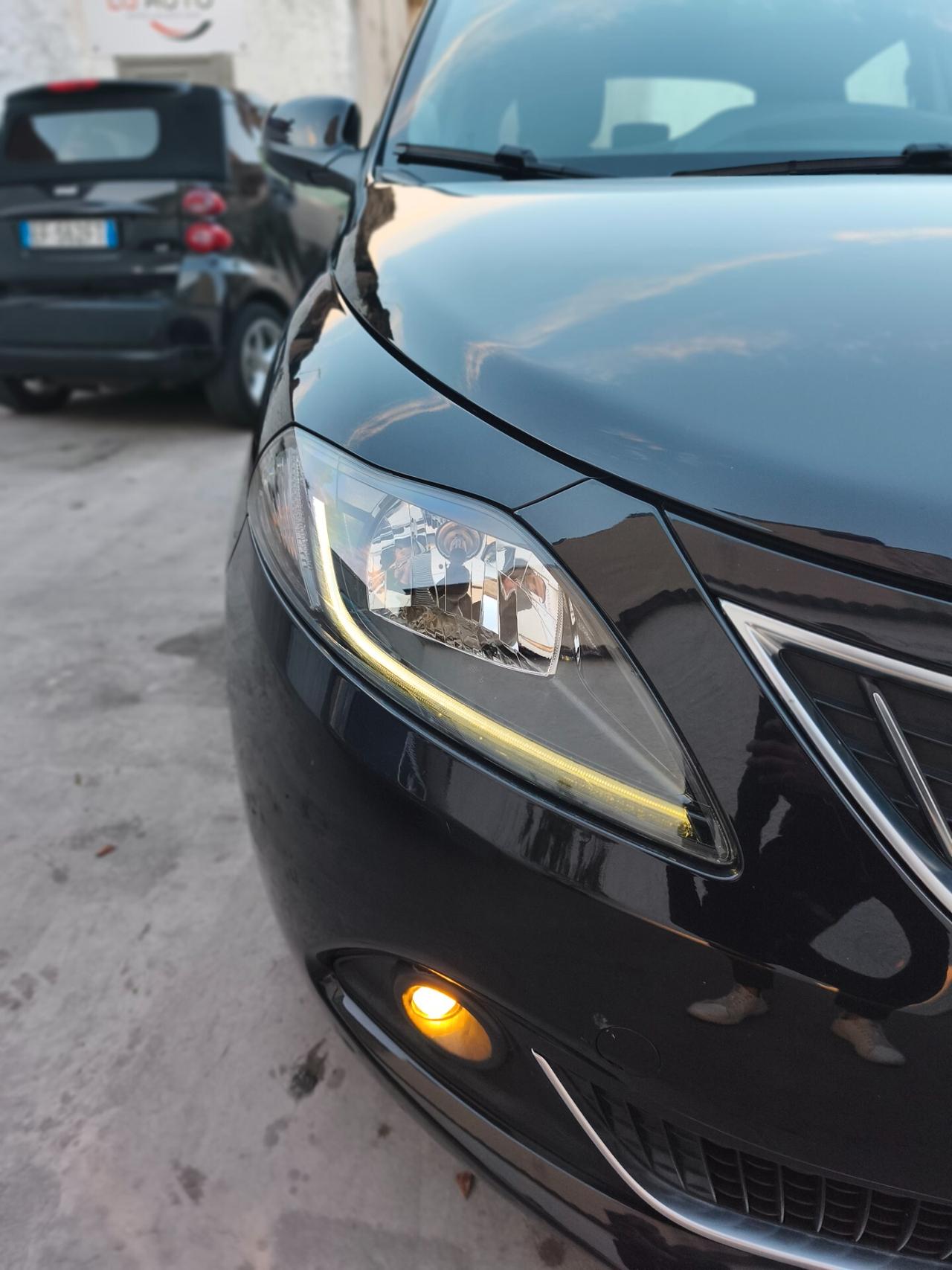 Lancia Ypsilon 1.0 FireFly 5 porte S&S Hybrid Alberta Ferretti