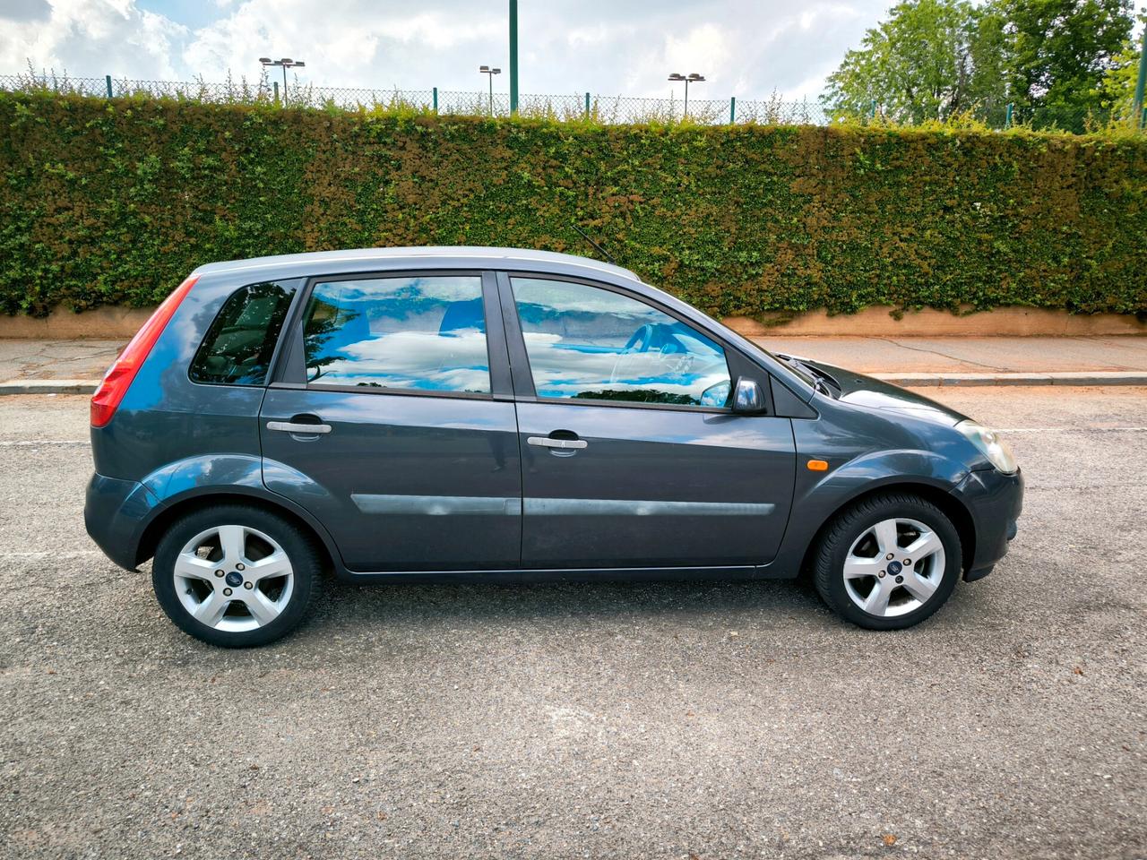 Ford Fiesta 1.2 16V 5p. Ghia DA LEGGERE BENE